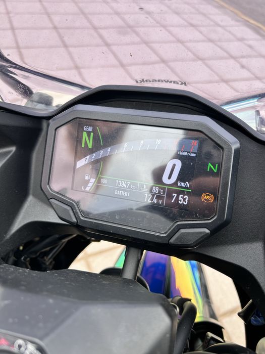 Kawasaki Ninja 500 SE 2025
