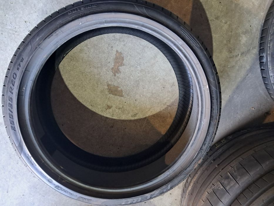 Anvelope second vara 255 35 R20 Pirelli