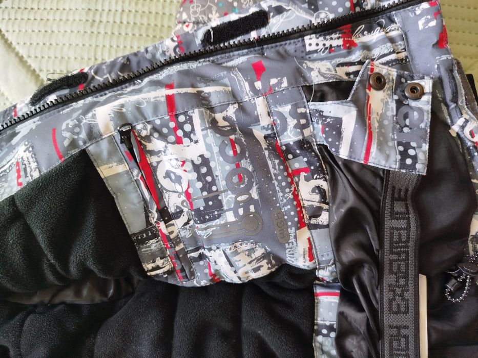 Продам комплект одежды на мальчика