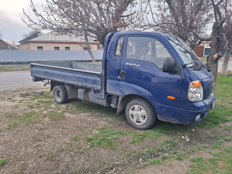 Продам машину кия бонго