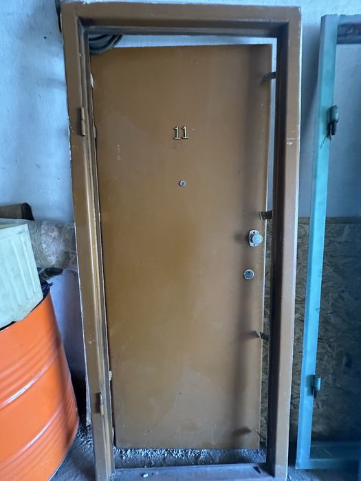 Двери металические