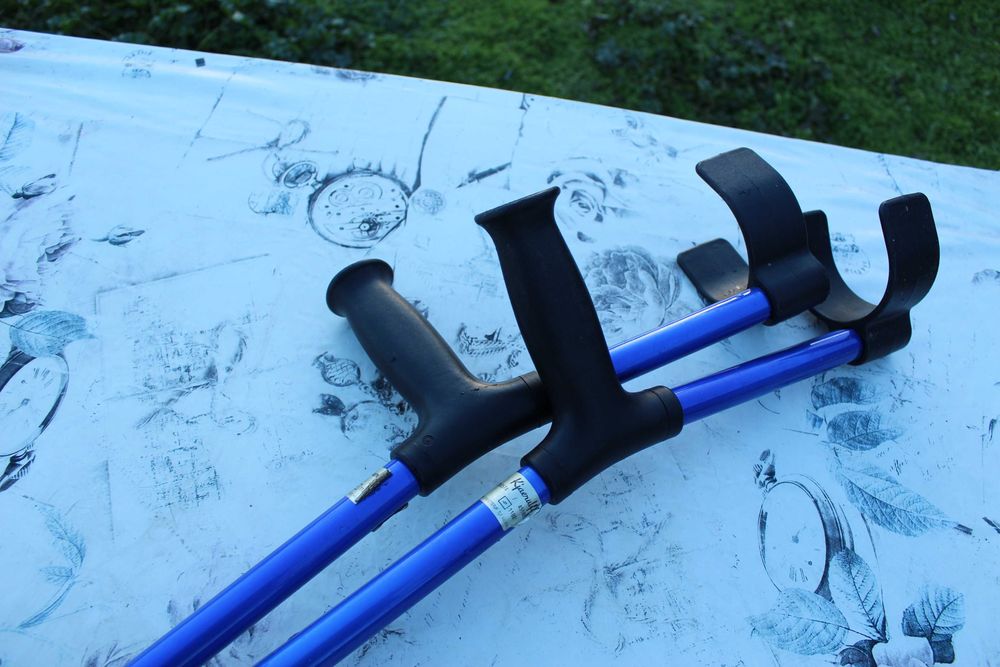 Патерици канадки и винтидж бастун