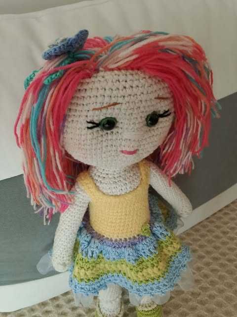 Ръчно плетена кукла