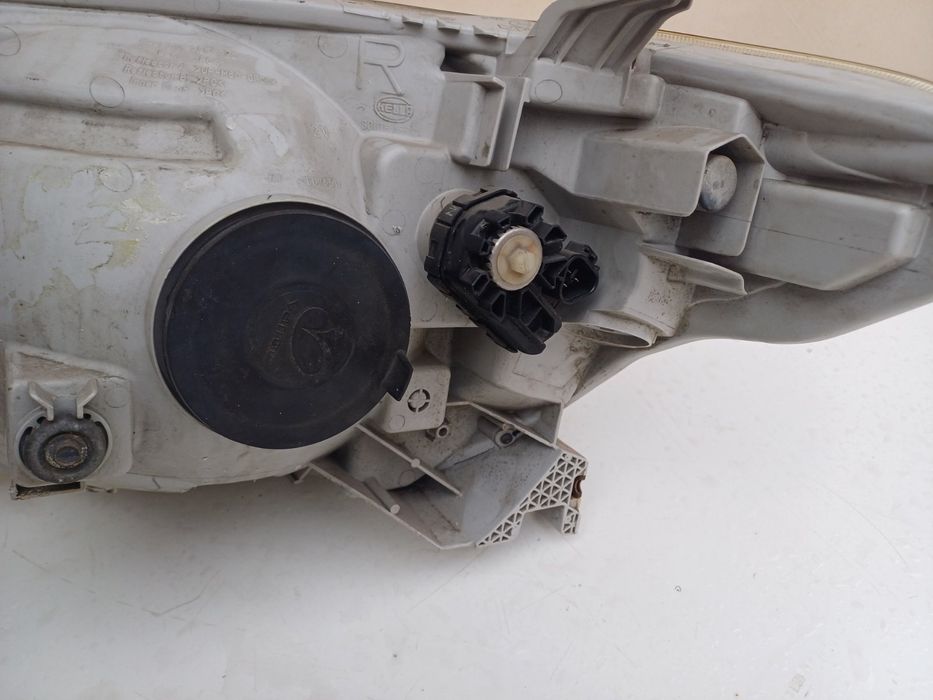 Десен фар за Toyota Hilux; 2004г.-2011г.