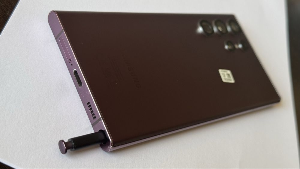 Samsung S22 Ultra  Burgundy