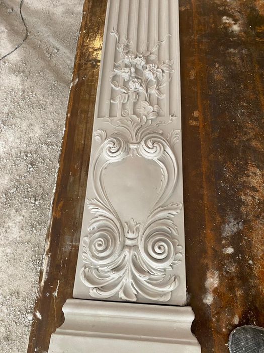 Ornamente decorative din ipsos pentru interior.