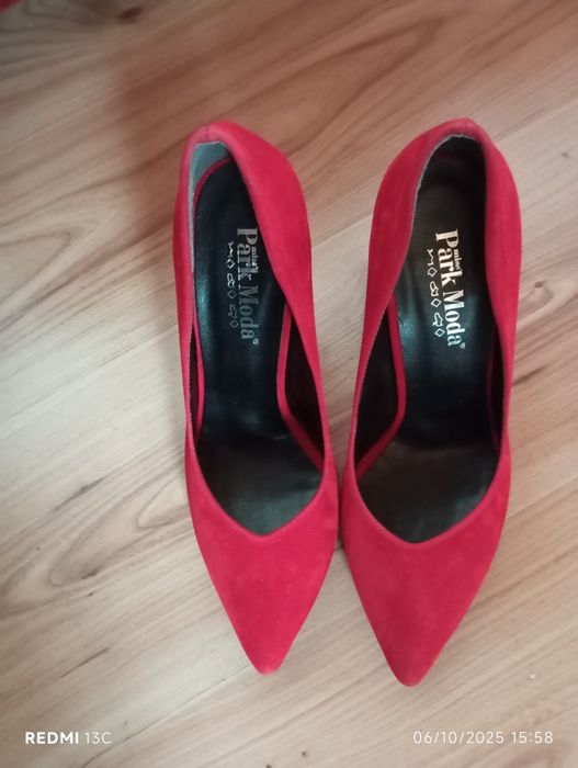 Обувки на висок ток