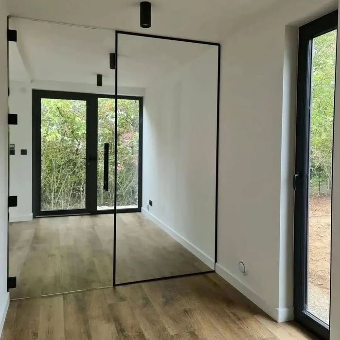 Внутреннее пространство дома из контейнеров