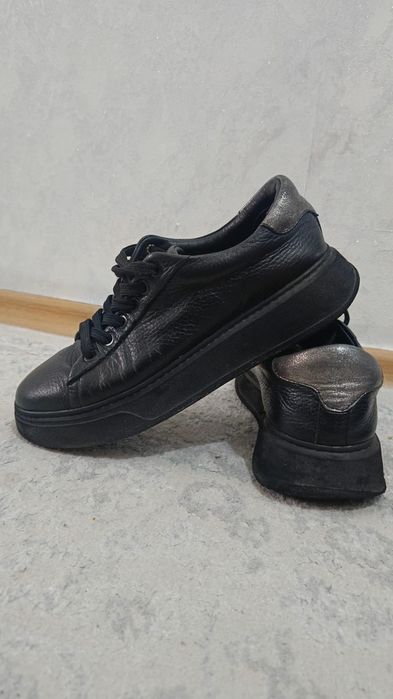 Ботинки кожанные  женские