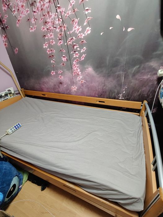 Електрическо болнично легло