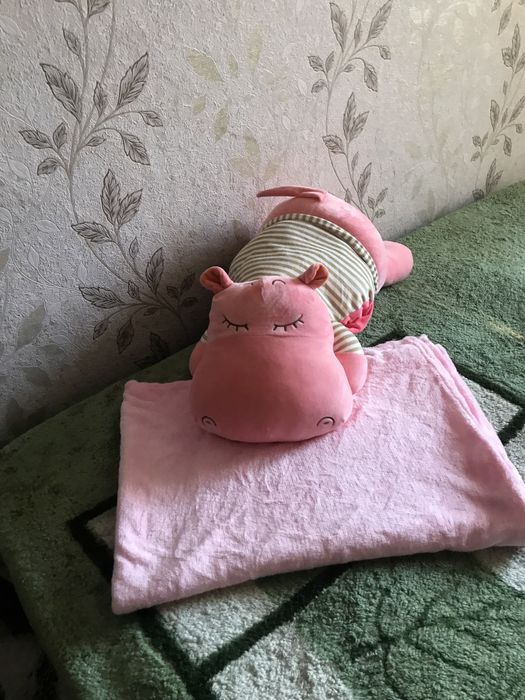 Продам игрушки с пледами