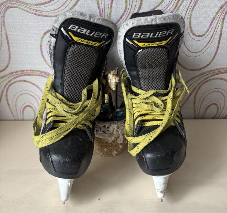 Продам коньки Bauer