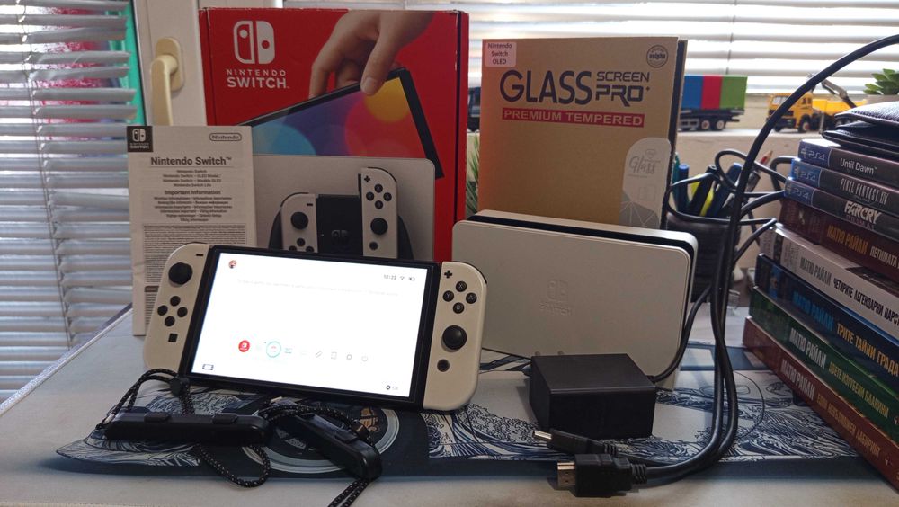Nintendo Switch OLED 64GB + Dock + Кутия | Отлично състояние