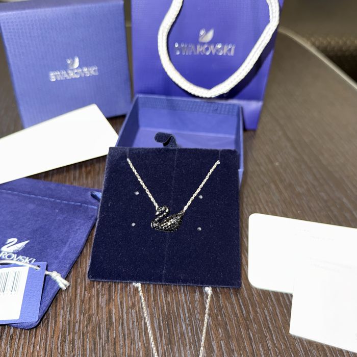 Lantisor Swarovski Black Platinum Little Swan