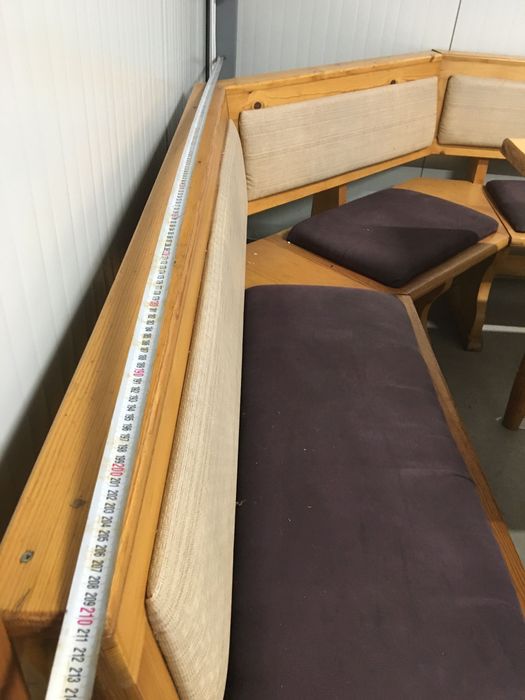 Дървени пейки с маса