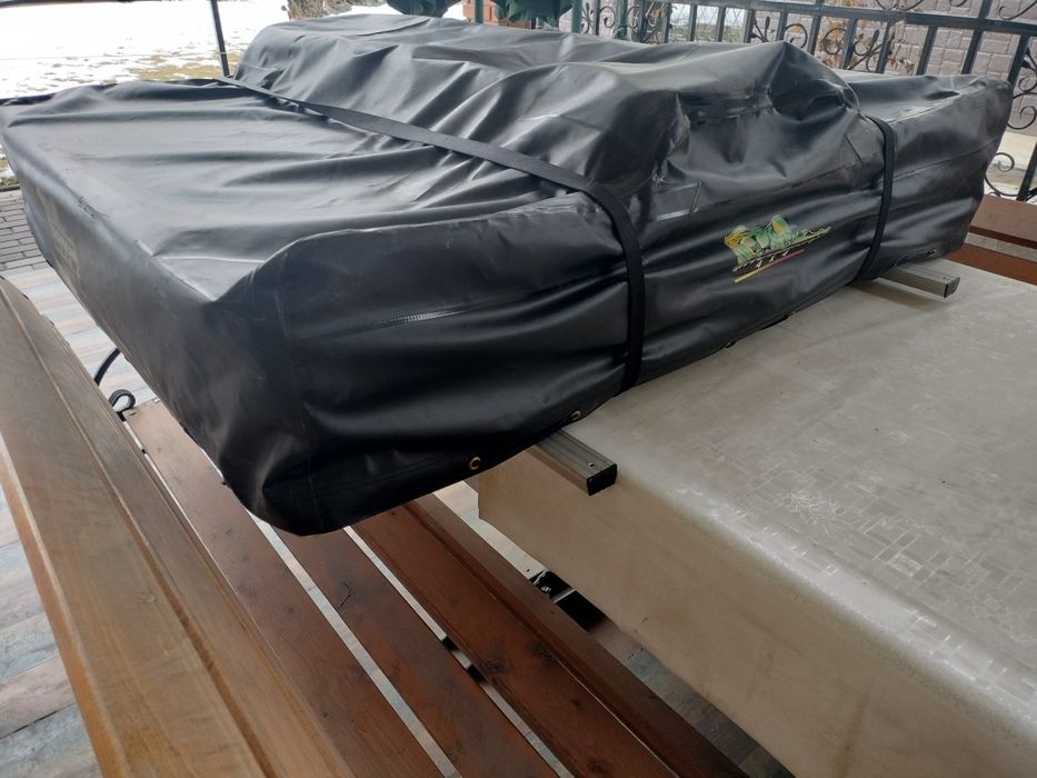 Продам палатку на багажник