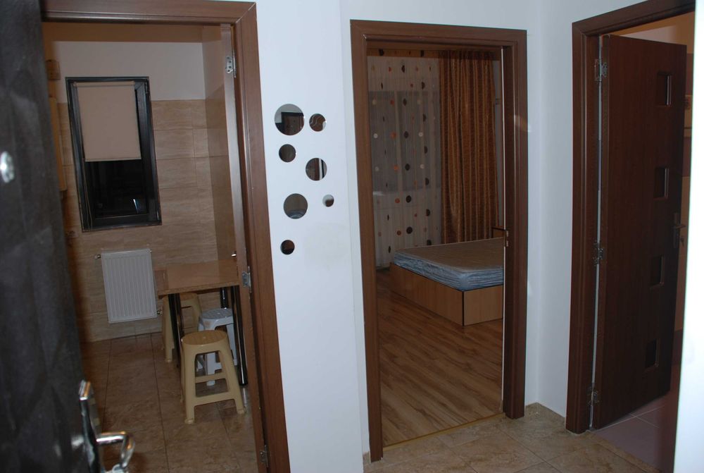 Garsoniera de Inchiriat/Metrou vis -a-vis/Leonida/Proprietar/Sector 4