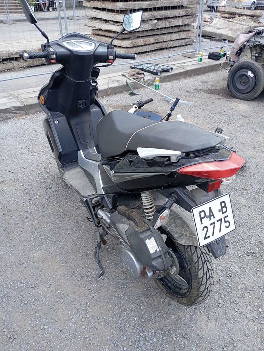 Продавам скутер Chinchi 125 куб.дм.