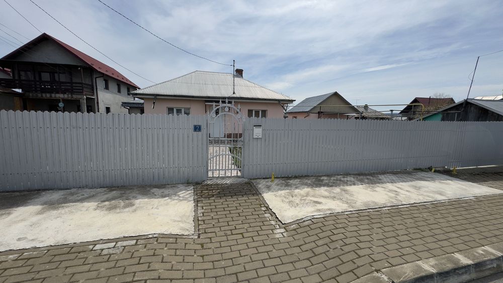 Vand casa + teren in Targu Frumos