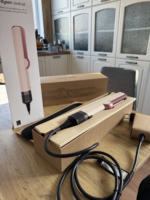 Dyson airstrait преса сешоар