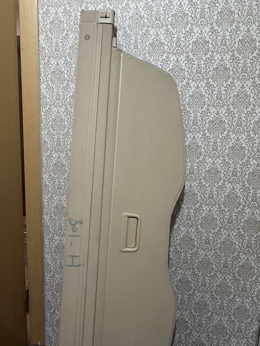 Задний шторка на Туарег