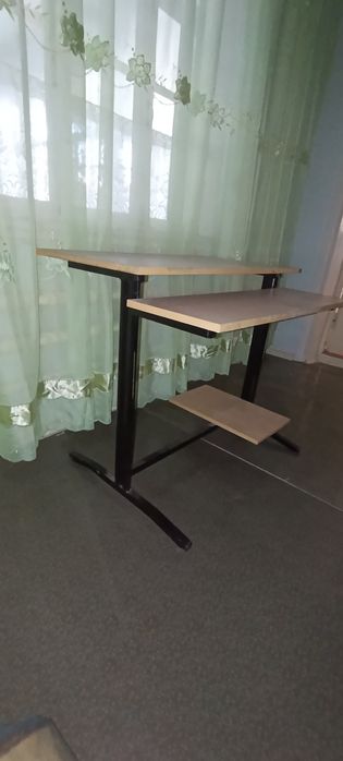 Стол компьютерный 200.000