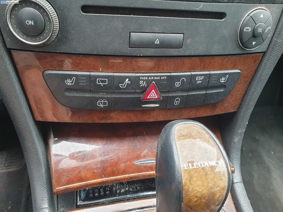 Panou Buton Butoane Avarii Stergatoare Incalzire Scaune Inchidere centralizata ESP Rabatare Tetiera Airbag Pasager Mercedes Clasa E Class W211 2002 - 2009 [K8406]