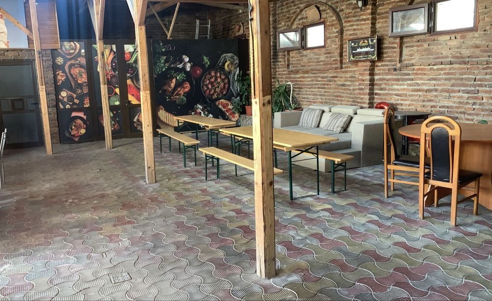 Inchiriez hotel + restaurant cu terasa !!! Se poate si separat !!!