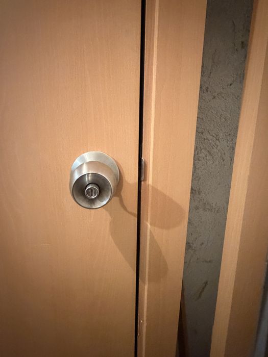 Дървена врата в перфектно състояние