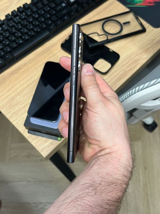 Samsung S22 256 черный