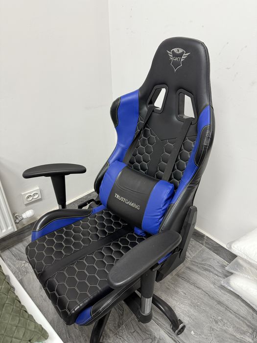 Компьютерное кресло срочно 20.000