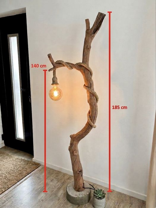 Lampadar artizanal din lemn