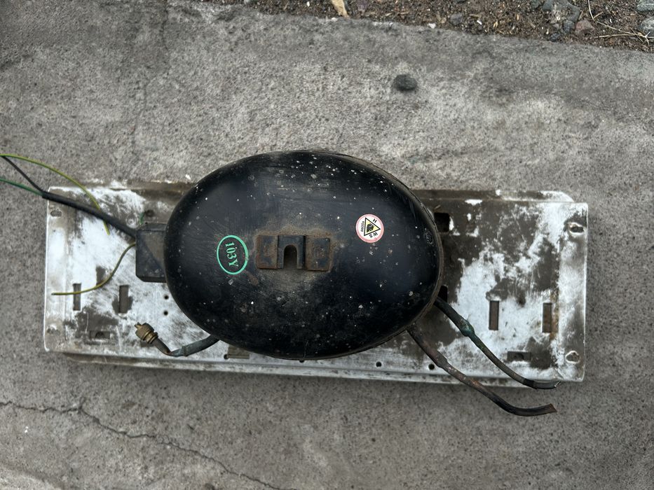 Мотор компрессор морозильника