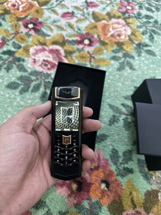 Продам телефон Vertu Signature