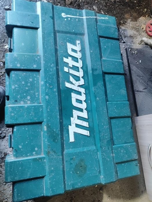 Перфоратор MAKITA HR4001C