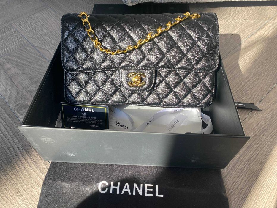 Geantă Chanel din Piele Neagră, Poseta Chanel din Piele Granulată