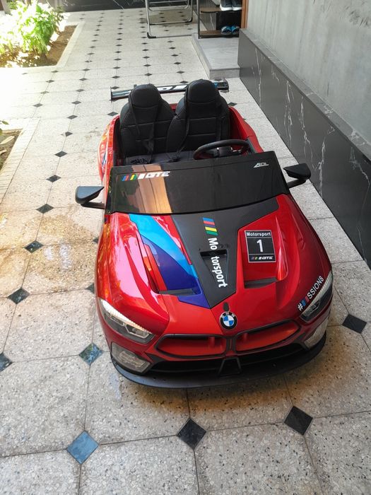 BMW bolalar elektromobili