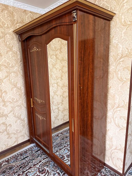 Шифоньер Шкаф купе с зеркалом