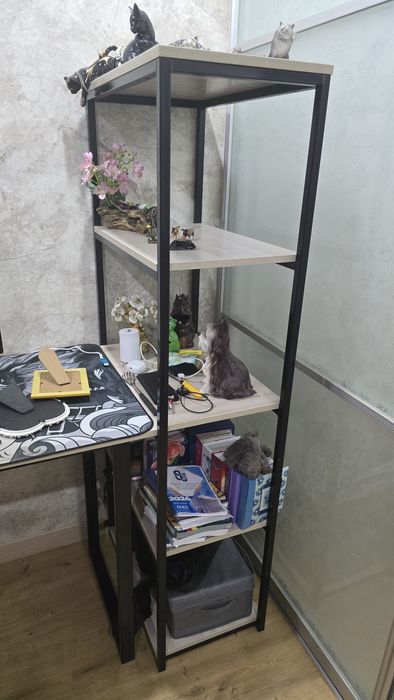 Продам стол вместе с полкой