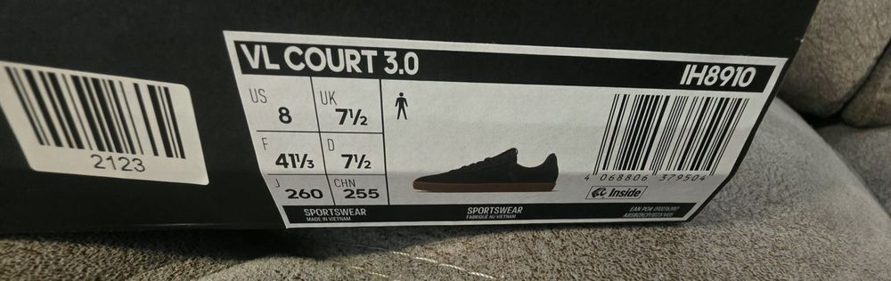 Оригинални маратонки adidas! Чисто нови ,номер 41!