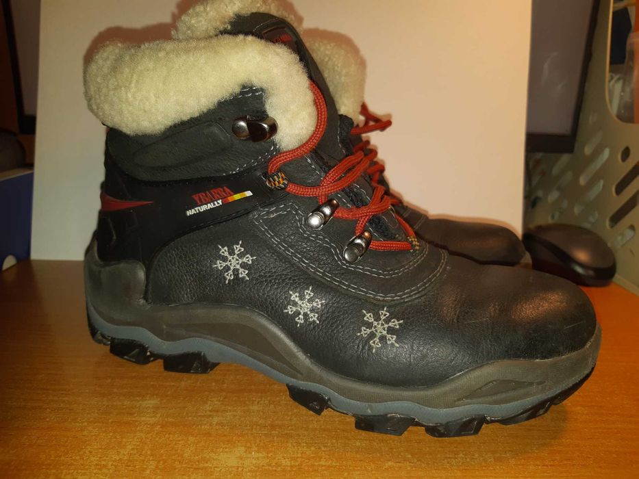 Ботинки черные 37-38 размер