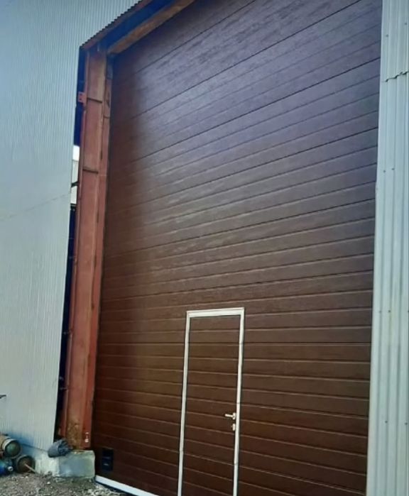 Секционные гаражные ворота