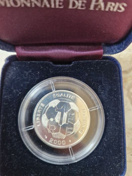 Сребърна монета  1 франк 2000г футбол