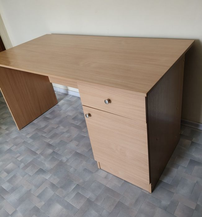 Продам компьютерный стол