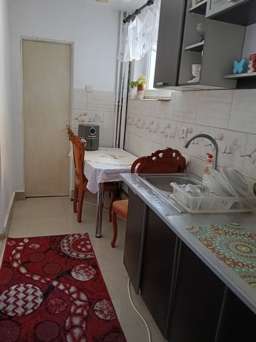 Vând apartament 2 camere etaj 2