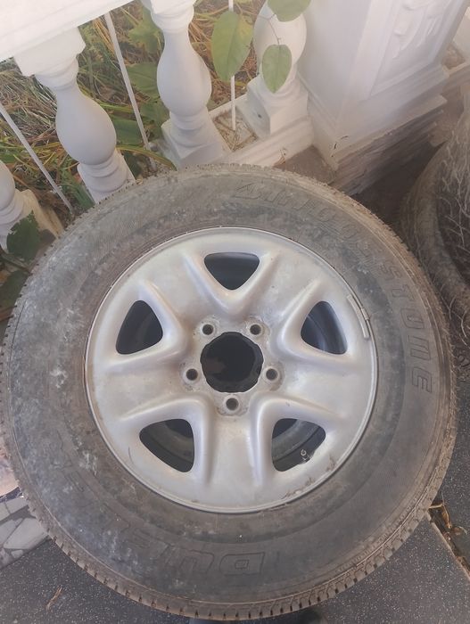 Продам колеса 255/70r18