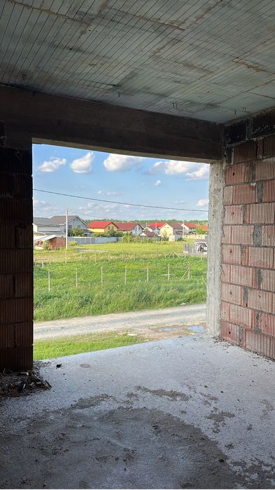 Vand casa la rosu Bazosu Nou!