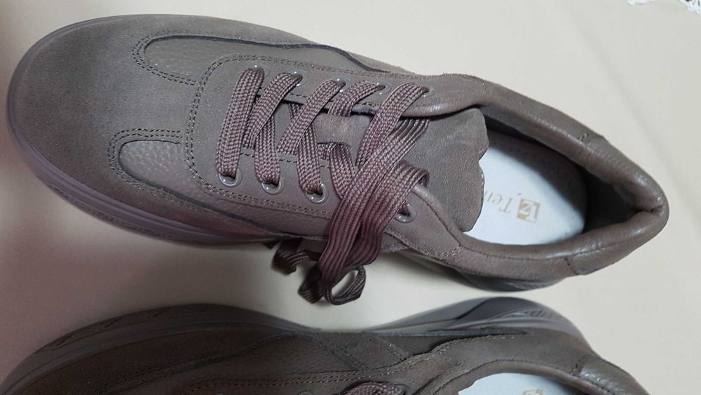 Нови дамски обувки 39