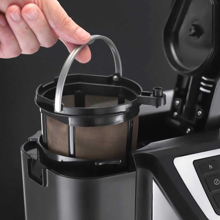 Шварц кафемашина с мелачка Russell Hobbs Victory Grind&Brew (22000-56)