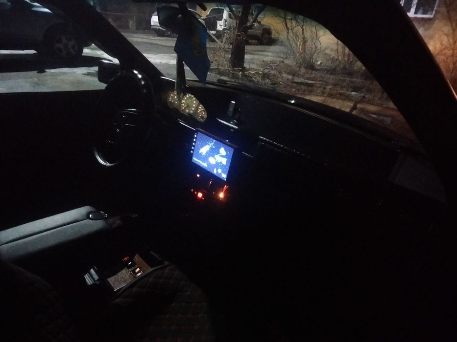 Продам Мерседес E220